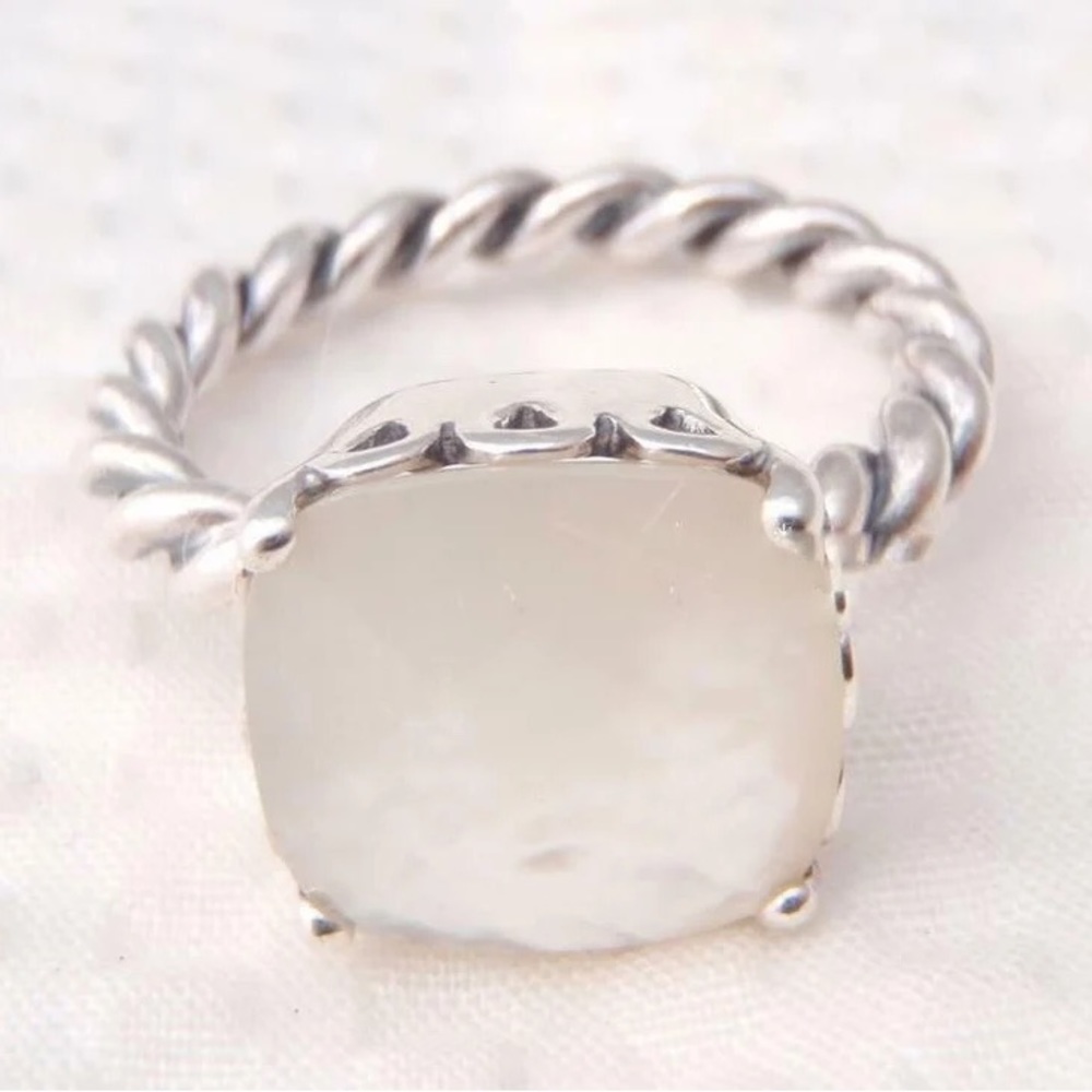 Pandora twist swirl ring